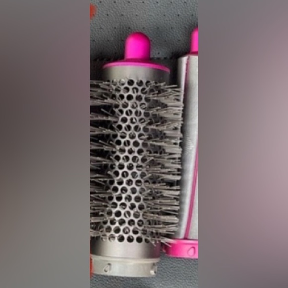 Round styling brush for Dyson Airwrap